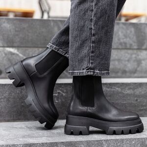Thursday Reign Chelsea Boots Sz:8.5